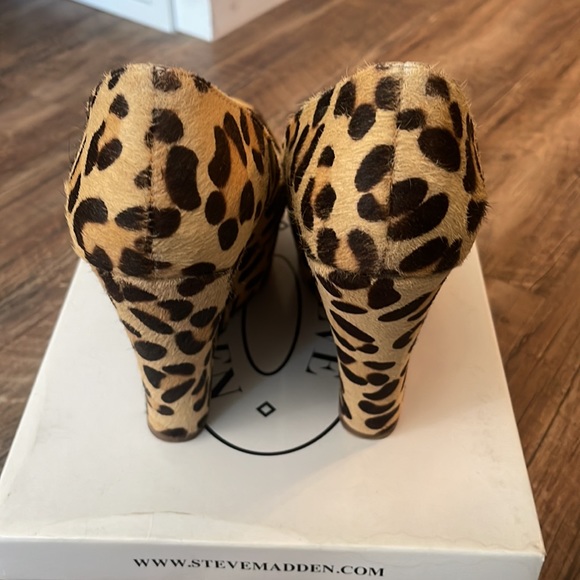 Steve Madden Leopard Platform Wedge - Picture 3 of 5
